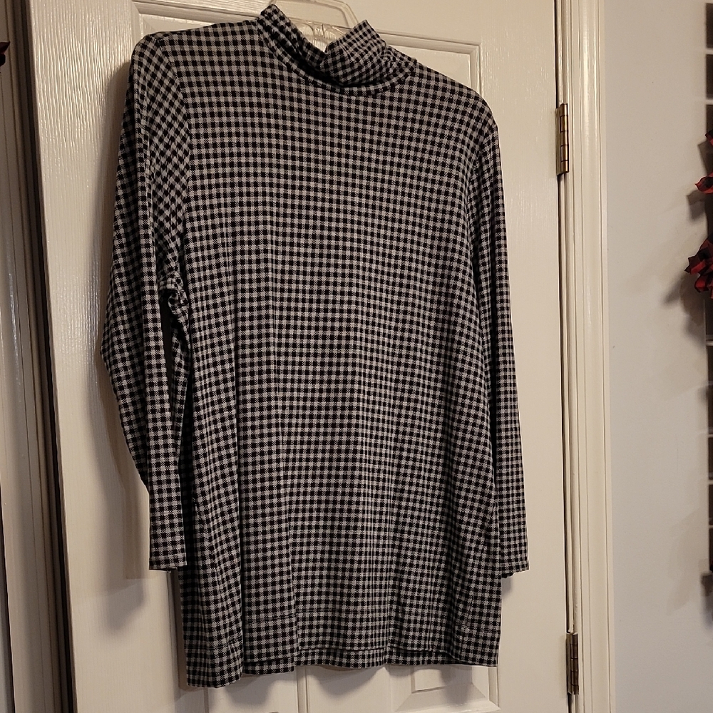 Bundle and Save. Like New J. Jill Black and White Checkered Turtleneck Tunic